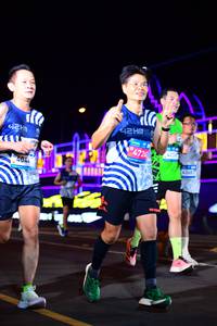 BIB: 404, 4724, 4368
                            <button type="button" onclick="openModal(22869971)" class="btn btn-primary btn-sm float-right btn-popup" data-toggle="modal" data-target=".modal-high-quality">
                        <i class="fas fa-shopping-cart"></i> Add to Cart
                    </button>
                                            <button type="button" onclick="isThisMe(22869971, true)" class="btn btn-success btn-sm float-right btn-popup btn-isme hidden" data-toggle="tooltip" data-placement="bottom" title="นี่คือรูปของคุณใช่ไหม คลิกที่นี่เพื่อเอาเข้าอัลบั้ม">
                        <i class="fas fa-plus"></i> Add to album
                    </button>
                    <button type="button" onclick="isThisMe(22869971, false)" class="btn btn-warning btn-sm float-right btn-popup btn-isnotme hidden">
                        <i class="fas fa-ban"></i> Remove from album
                    </button>